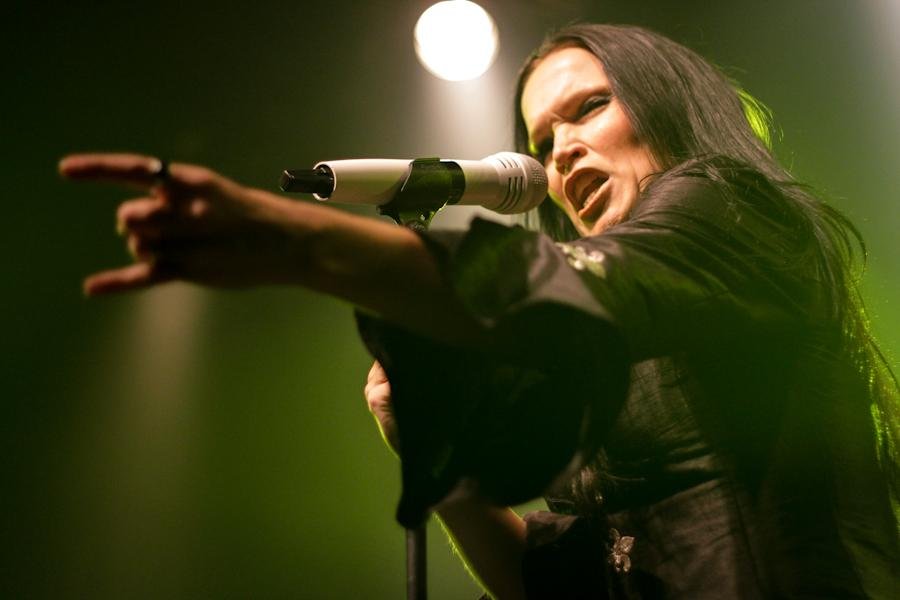 Em Porto Alegre, Tarja mostrou ser a diva do metal