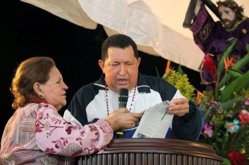 Chav&eacute;z chorou e comoveu familiares durante ato religioso