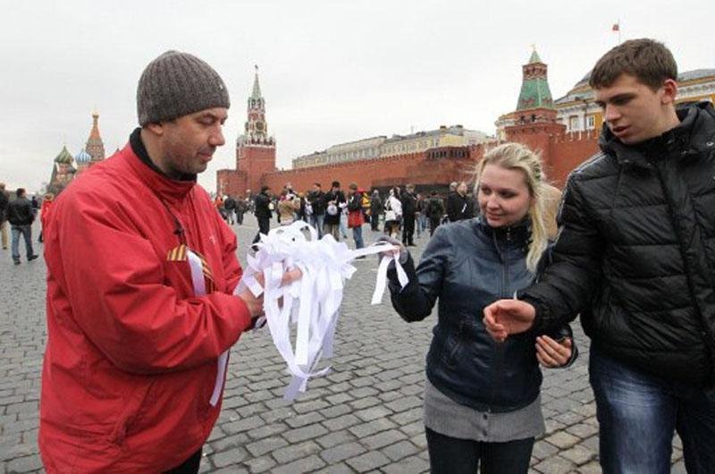 Ativistas protestam na Pra&ccedil;a Vermelha contra Putin