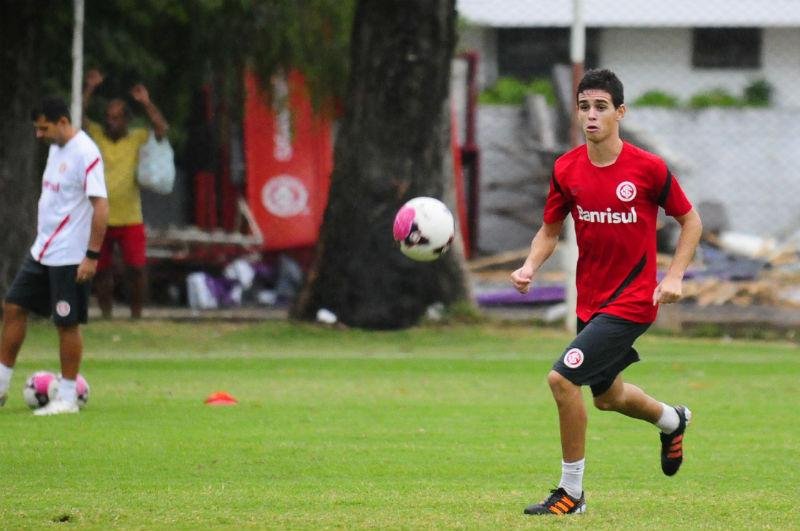 Oscar ainda permanece fora da equipe do Inter 