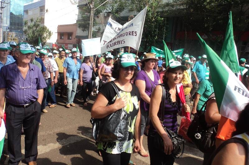 Protesto por direitos da agricultura familiar teve in&iacute;cio em Santa Rosa