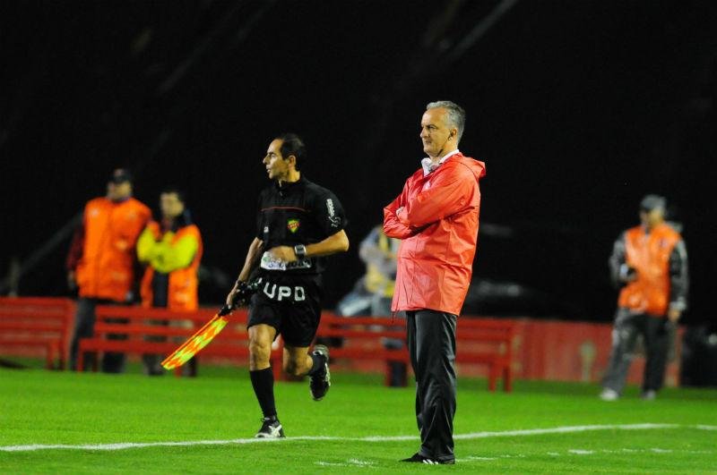 Dorival J&uacute;nior disse que D&acute;Alessandro precisa de sequ&ecirc;ncia no Inter 