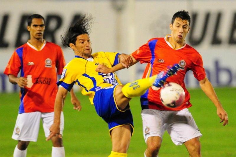 Pelotas bem que tentou, mas sucumbiu ao bom futebol do Canoas