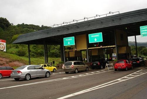 Mulher foi impedida de passar pelo ped&aacute;gio da ERS 122