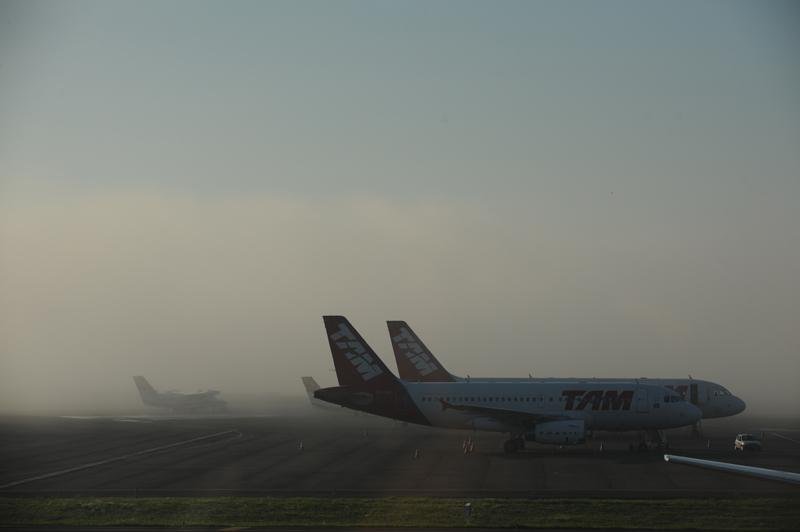 Das 37 partidas programadas, cinco foram canceladas em raz&atilde;o da neblina em Porto Alegre