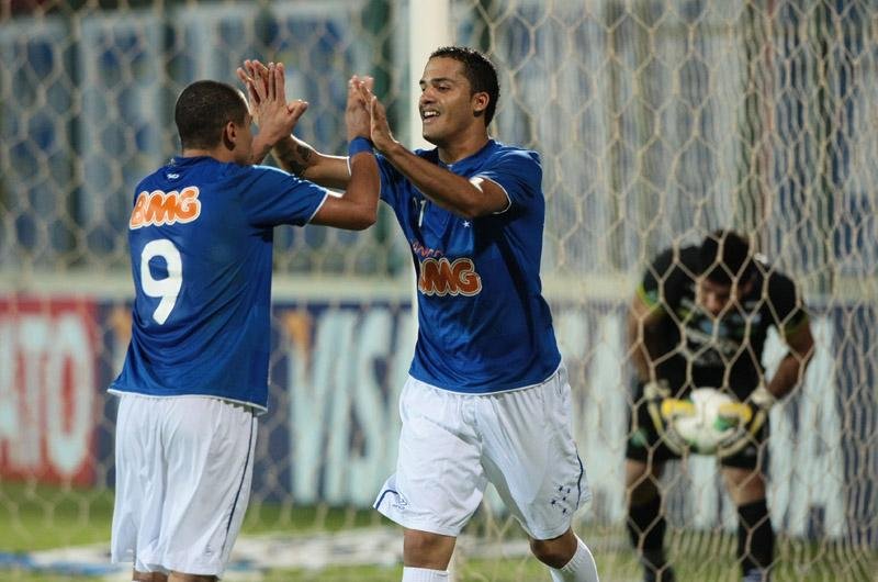 Time mineiro saiu atr&aacute;s no placar, mas reagiu e eliminou a Chapecoense por 4 a 1 na partida de volta