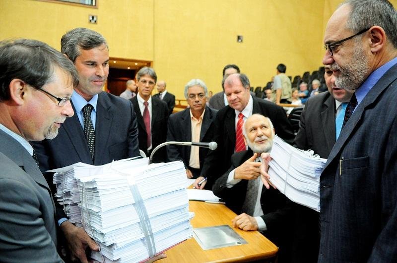 Requerimento para que Assis deponha foi feito por Pedro Ruas (PSol) (dir.)
