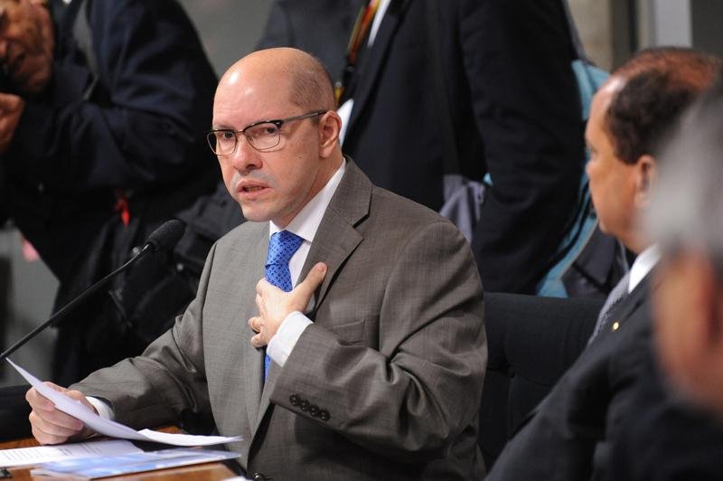 Senador Dem&oacute;stenes Torres, disse que apoia a cria&ccedil;&atilde;o de CPMI