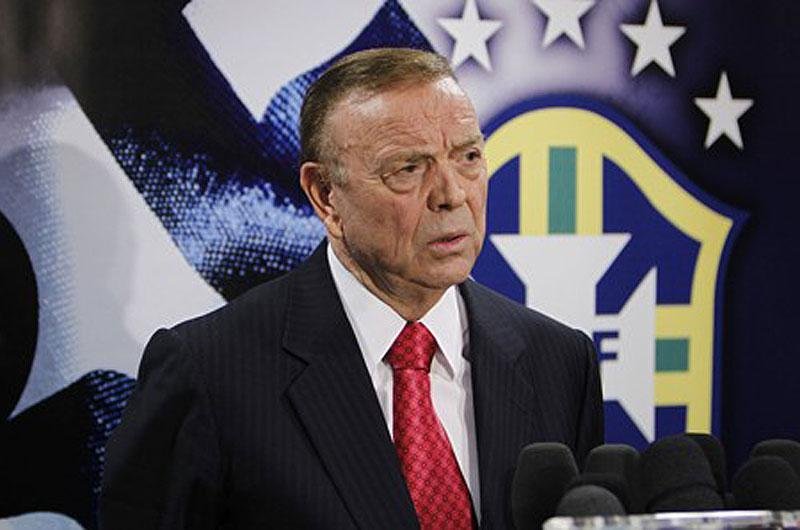 Marin quer saber antes quem Mano levar&aacute; para Londres