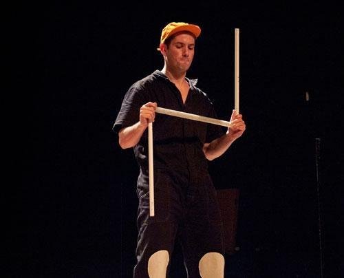 Espet&aacute;culo de Diego Esteves mescla v&aacute;rias linguagens art&iacute;sticas