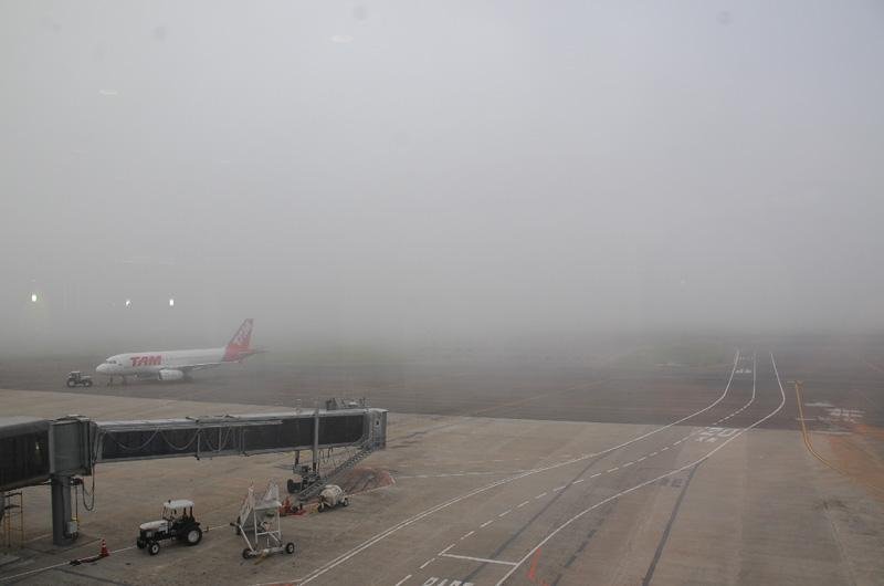 Forte neblina na regi&atilde;o do aeroporto prejudicou as opera&ccedil;&otilde;es no terminal a&eacute;reo