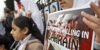Jovens protestam contra a realização do GP do Bahrain
