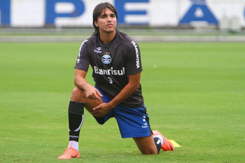 Moreno segue como d&uacute;vida do Gr&ecirc;mio para o Gre-Nal