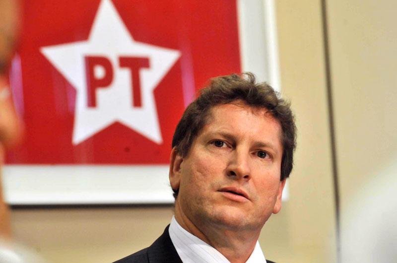 Bancada do PT se re&uacute;ne na ter&ccedil;a para definir membros da CPMI do Cachoeira