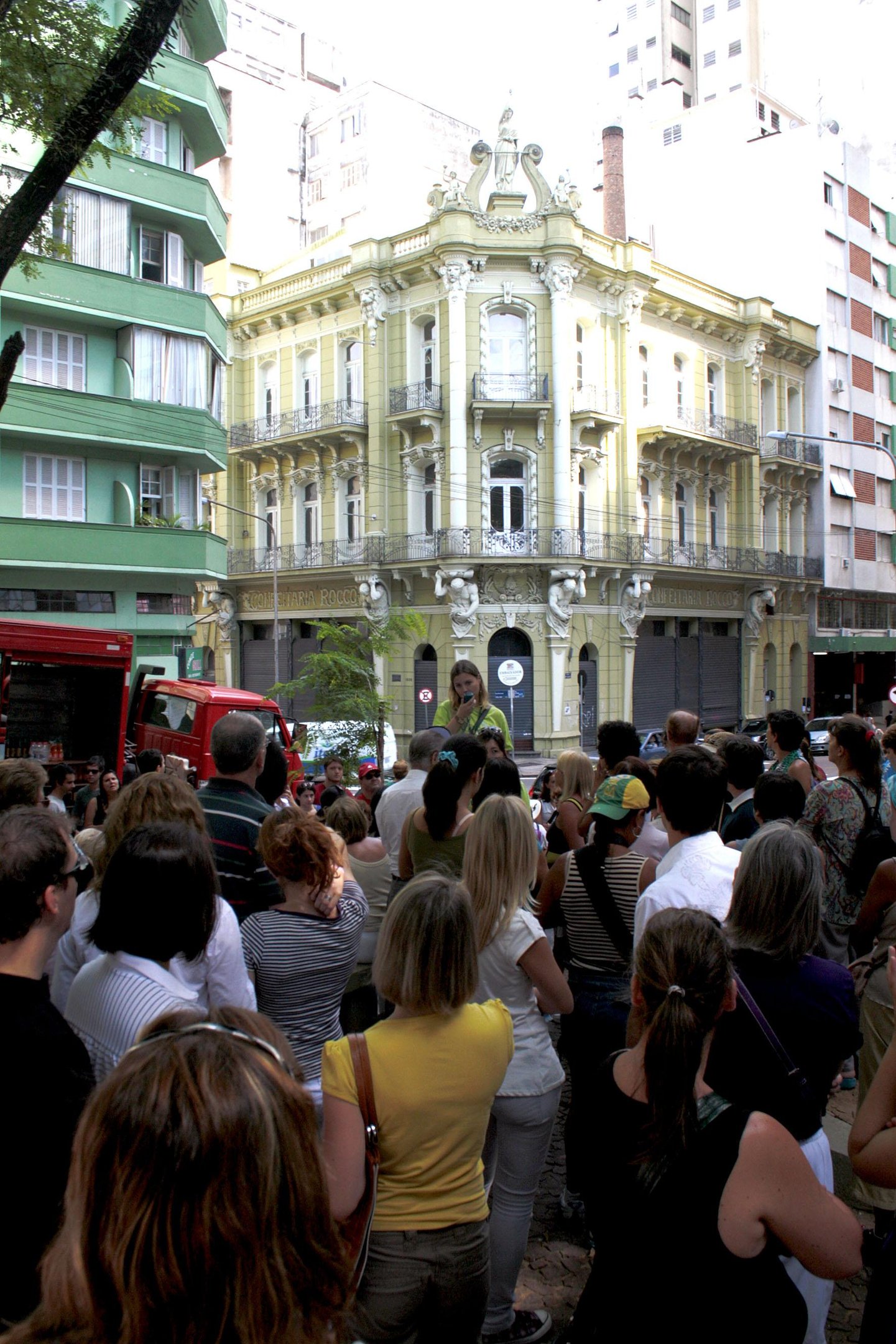 Pr&eacute;dio destativado &eacute; atra&ccedil;&atilde;o no Centro da Capital