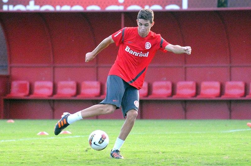 Em carta ao S&atilde;o Paulo, Oscar reafirma seu desejo de ficar no Inter