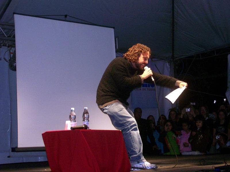 Cantor decidiu se manter como patrono sem cobrar cach&ecirc;