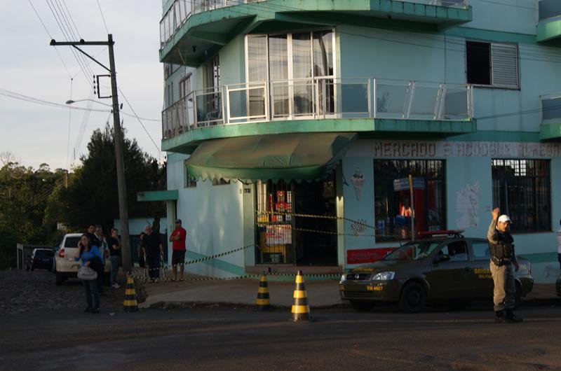 Mercado foi assaltado no bairro Rosel&acirc;ndia, em Erechim