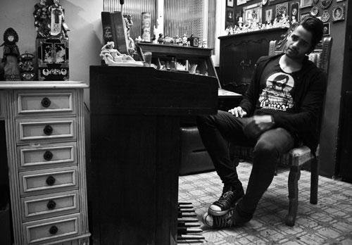 L&iacute;der da banda Fresno &eacute; atra&ccedil;&atilde;o da "Noite Senhor F"