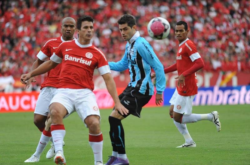 Gre-nal decide a Ta&ccedil;a Farroupilha