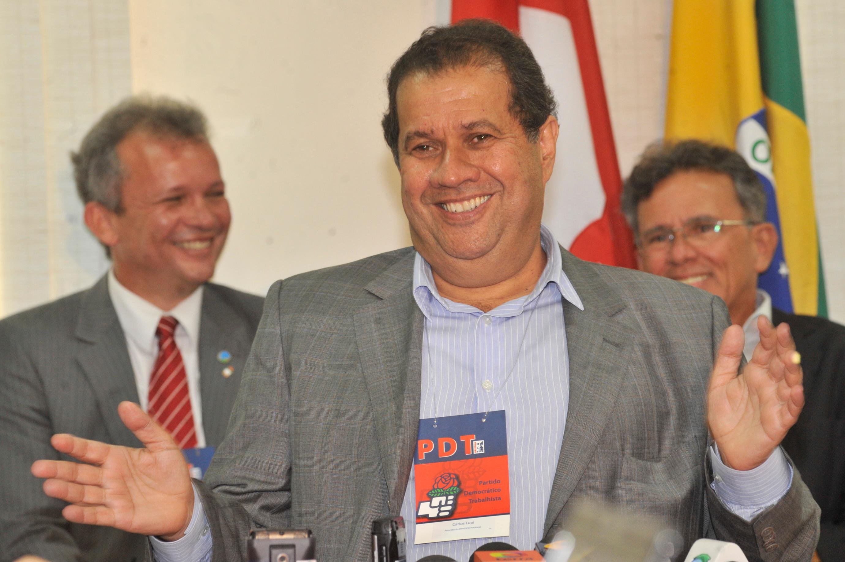 Dilma chama Lupi e pode anunciar ministro do Trabalho