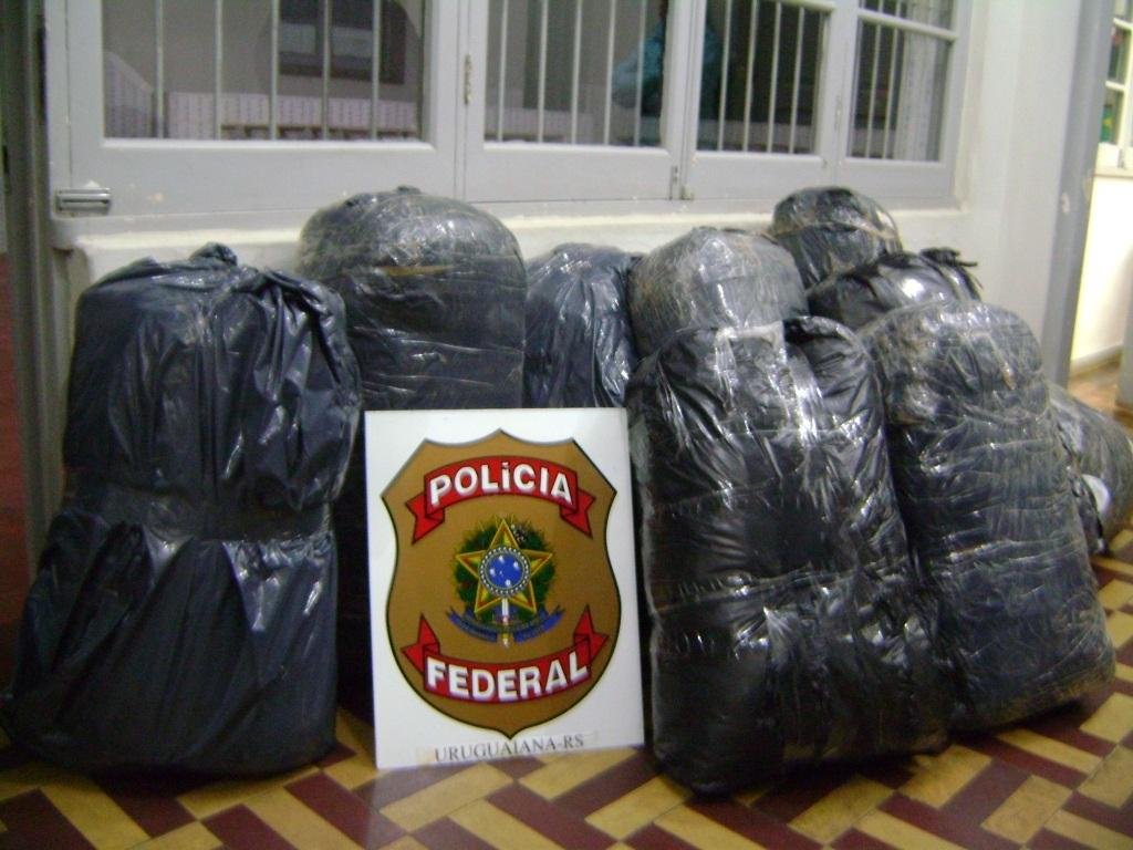 Apreendidos 140kg de roupas contrabandeadas na Fronteira Oeste
