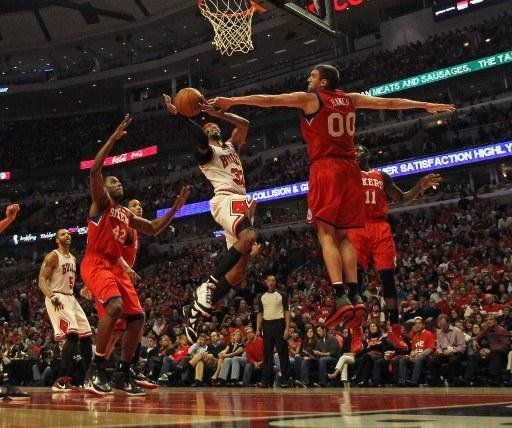 Bulls sentu a aus&ecirc;ncia de Derrick Rose e perdeu para o Philadelphia