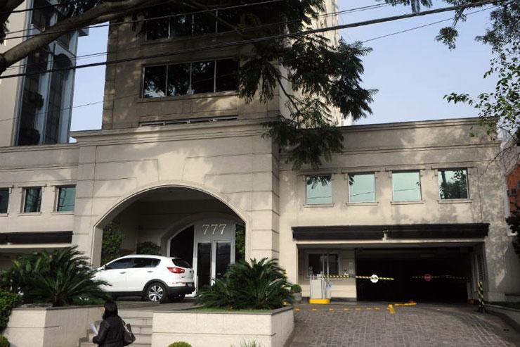 Pr&eacute;dio comercial foi assalto na madrugada desta quarta-feira