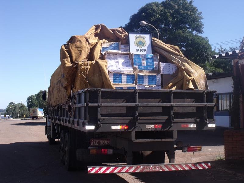 Apreendido caminh&atilde;o com carga de cigarros avaliada em R$ 400 mil