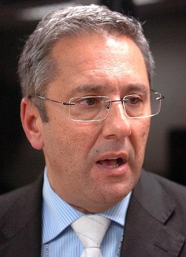 De acordo com a  Pol&iacute;cia Federal (PF), a droga foi localizada no fundo falso de uma mala