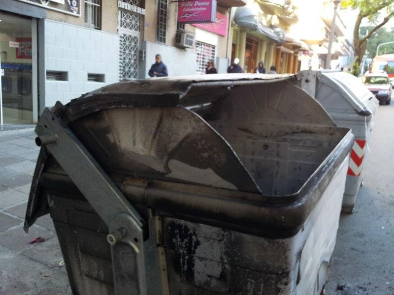 Dois equipamentos foram danificados nessa madrugada na Cidade Baixa e no Centro