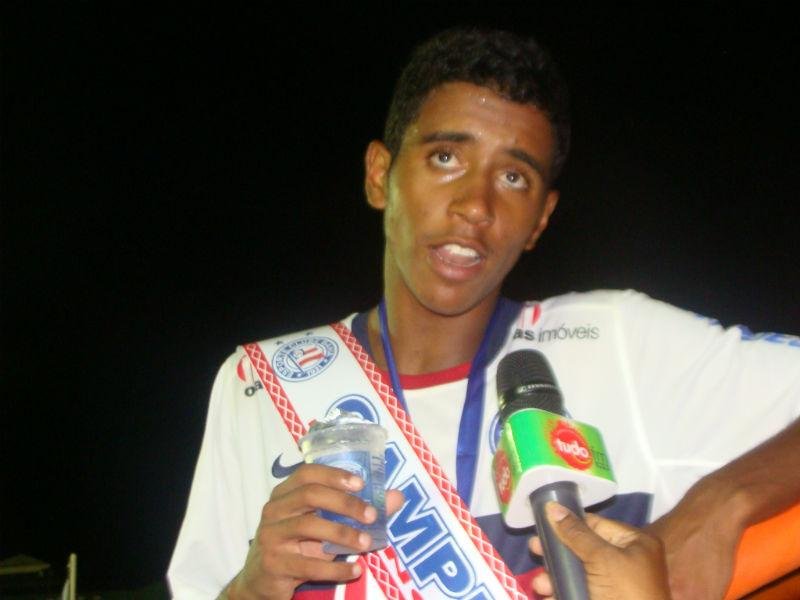 Meia Gabriel &eacute; um dos destaques do time de Paulo Roberto Falc&atilde;o