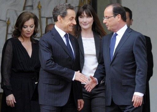 Hollande toma posse como presidente da Fran&ccedil;a e promete conter crise