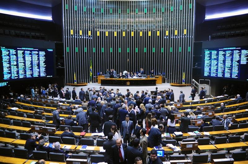 C&acirc;mara aprova criminaliza&ccedil;&atilde;o de uso indevido da internet