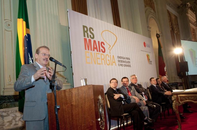 Governador Tarso Genro no lan&ccedil;amento do programa RS Mais Energia