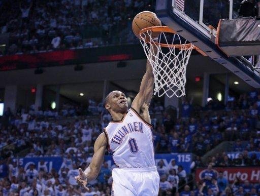 Duas cestas de Kevin Durant garantiram a vit&oacute;ria para o time de Oklahoma 