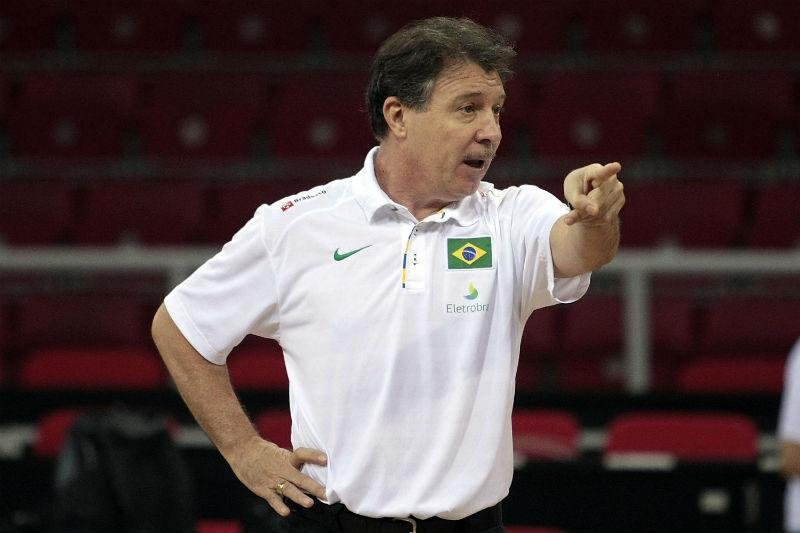 T&eacute;cnico da sele&ccedil;&atilde;o brasileira de basquete disse o time da Espanha est&aacute; acima da m&eacute;dia 
