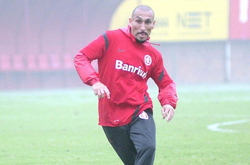 Gui&ntilde;azu &eacute; convocado pela sele&ccedil;&atilde;o argentina para enfrentar o Equador