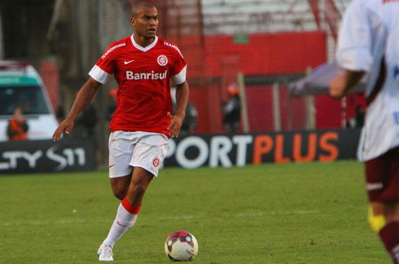 Moledo completa 50 jogos pelo Inter neste domingo