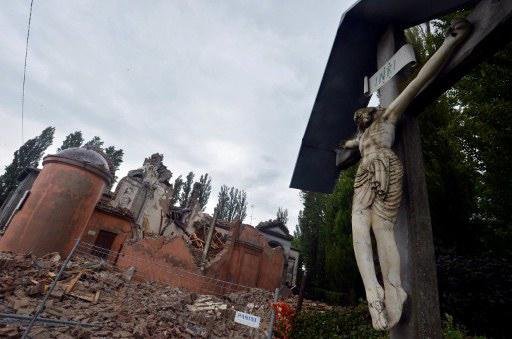 Cerca de cem r&eacute;plicas do terremoto foram sentidas nesta segunda