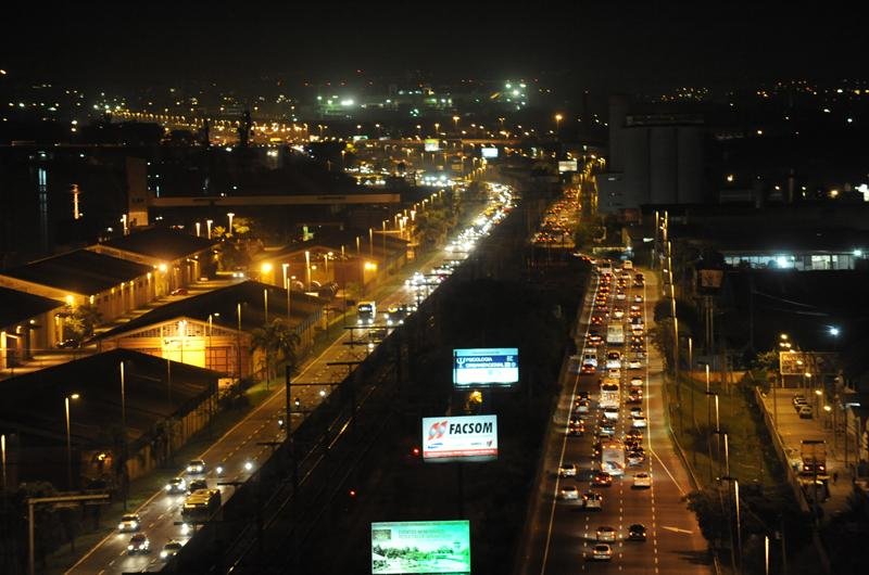 Greve no metr&ocirc; deixou ruas congestionadas