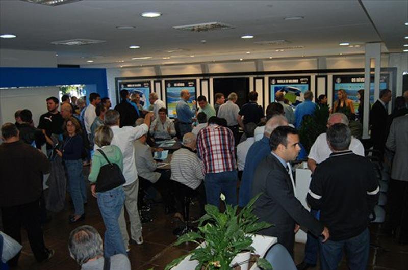 Movimento no Ol&iacute;mpico foi intenso no primeiro dia de migra&ccedil;&atilde;o dos s&oacute;cios do Gr&ecirc;mio para a Arena