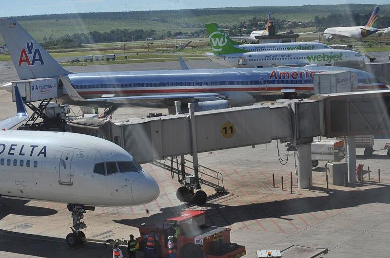 Avi&otilde;es no aeroporto JK em Bras&iacute;lia