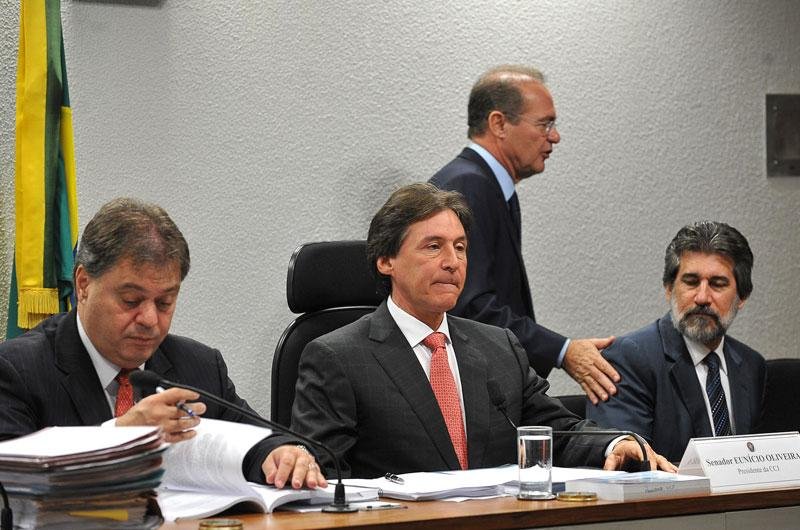 Comiss&atilde;o do Senado estende Ficha Limpa para servidores