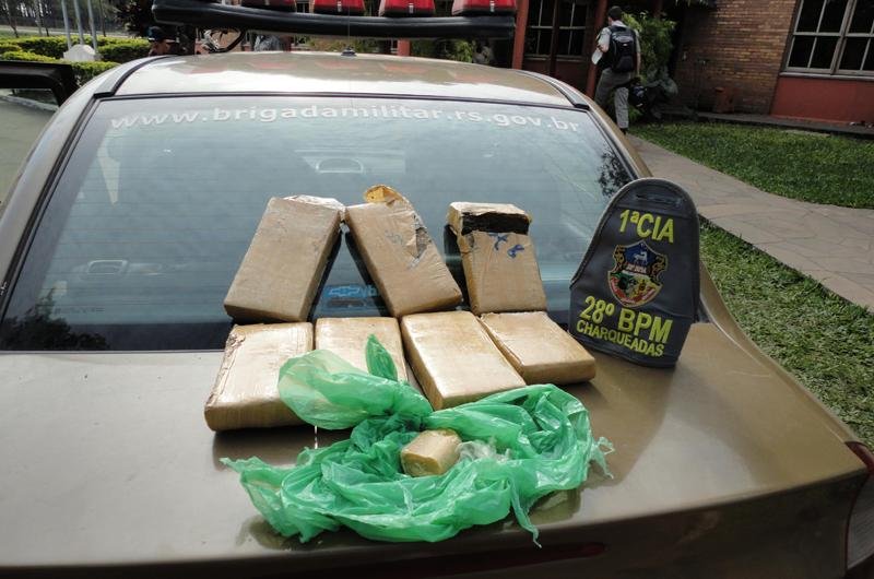 Droga foi encontrada debaixo da ponte sobre o Arroio dos Ratos