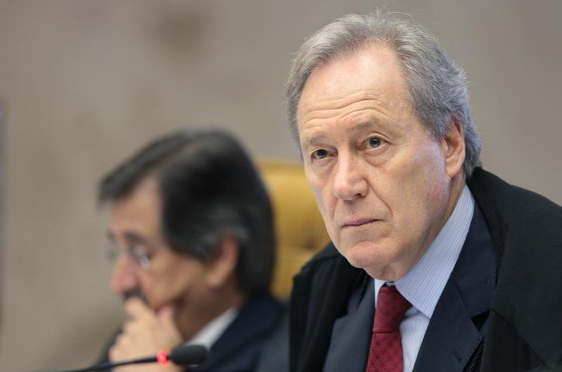 Ministro Ricardo Lewandowski durante sess&atilde;o do STF