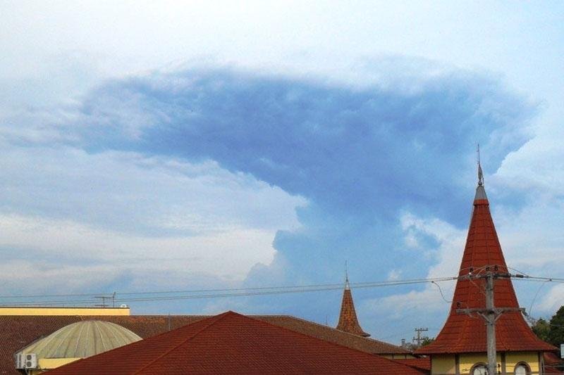 Nova Petr&oacute;polis presenciou uma forma&ccedil;&atilde;o meteorol&oacute;gica incomum na quinta