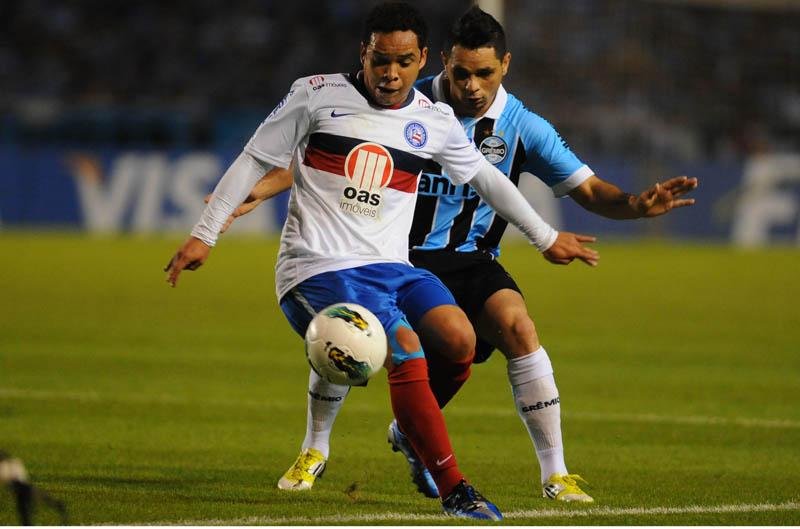 Gr&ecirc;mio vence Bahia com tranquilidade e vai encarar o Palmeiras