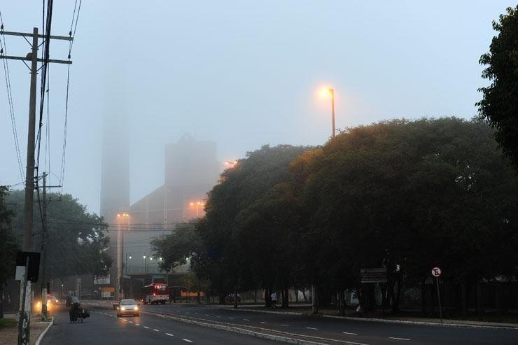 Porto Alegre foi coberta por forte neblina na manh&atilde; deste s&aacute;bado