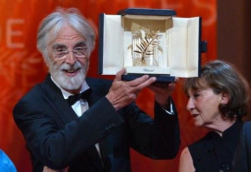 Diretor austr&iacute;aco Michael Haneke leva a Palma de Ouro em Cannes